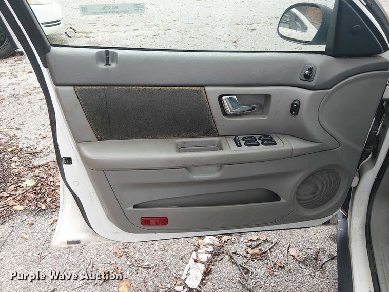 image for item EG8786 2001 Ford Taurus 