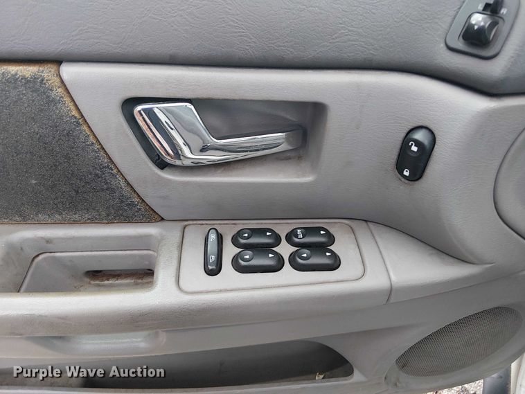 image for item EG8786 2001 Ford Taurus 