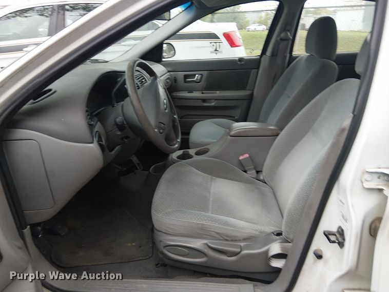 image for item EG8786 2001 Ford Taurus 