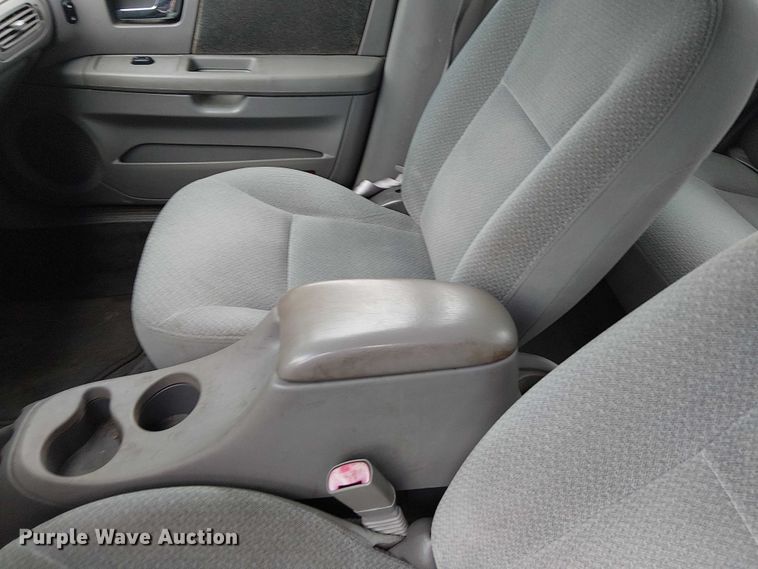 image for item EG8786 2001 Ford Taurus 