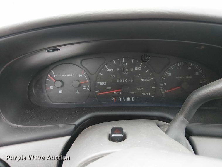 image for item EG8786 2001 Ford Taurus 