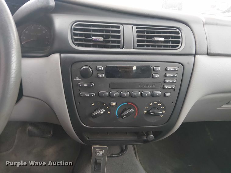 image for item EG8786 2001 Ford Taurus 