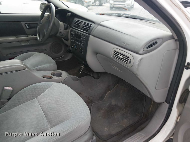 image for item EG8786 2001 Ford Taurus 