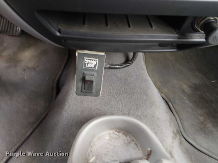 image for item EG8786 2001 Ford Taurus 