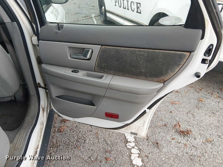 image for item EG8786 2001 Ford Taurus 