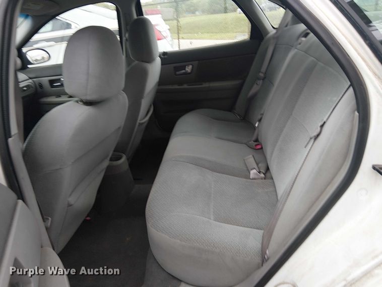 image for item EG8786 2001 Ford Taurus 