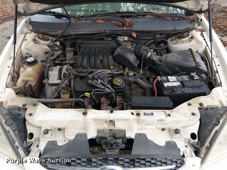 image for item EG8786 2001 Ford Taurus 