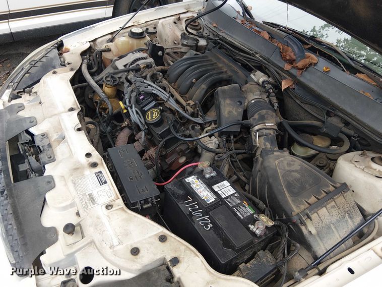 image for item EG8786 2001 Ford Taurus 