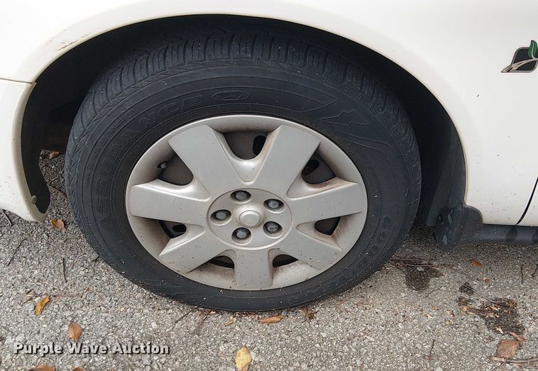 image for item EG8786 2001 Ford Taurus 