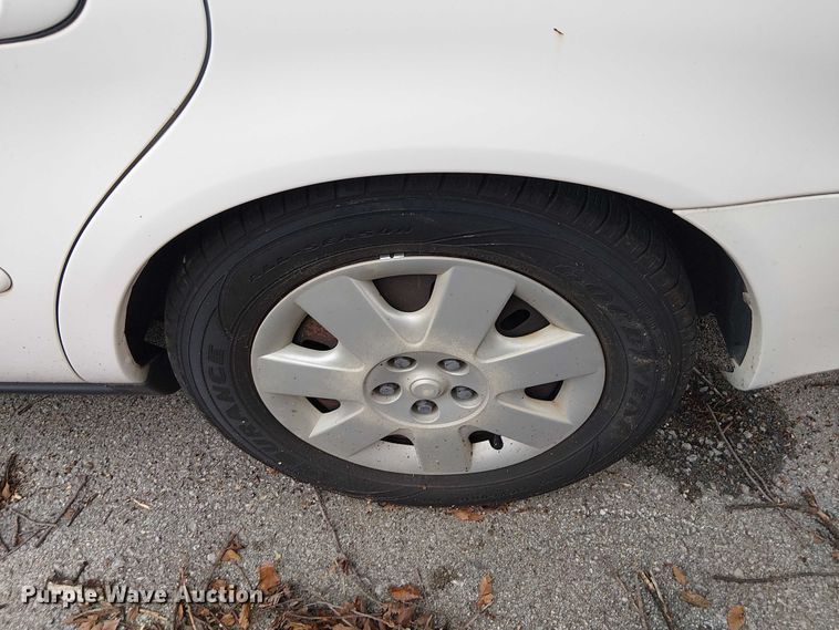image for item EG8786 2001 Ford Taurus 