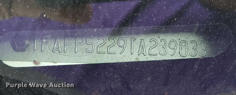 image for item EG8786 2001 Ford Taurus 