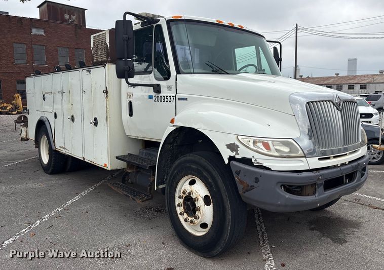 image for item EG8799 2009 International 4400 utility / service truck