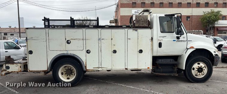 image for item EG8799 2009 International 4400 utility / service truck