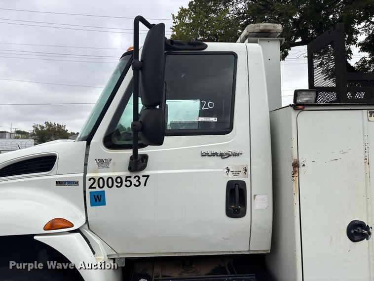 image for item EG8799 2009 International 4400 utility / service truck
