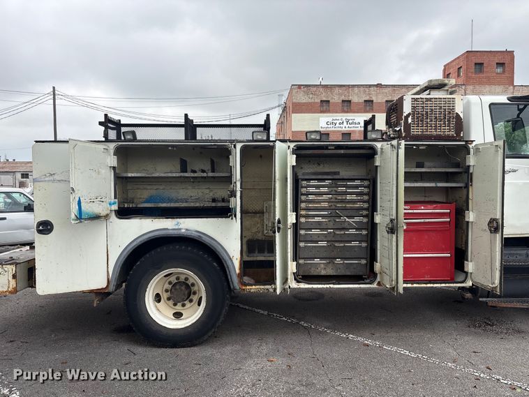 image for item EG8799 2009 International 4400 utility / service truck