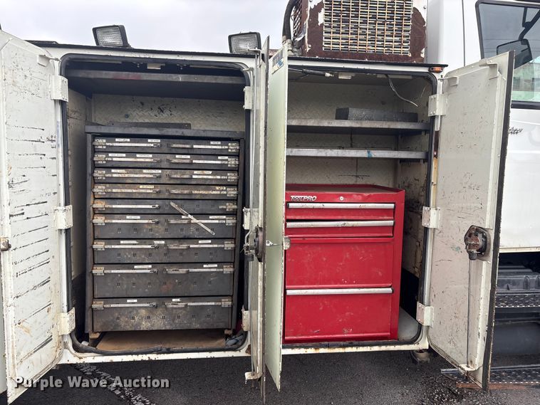 image for item EG8799 2009 International 4400 utility / service truck