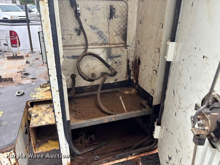 image for item EG8799 2009 International 4400 utility / service truck