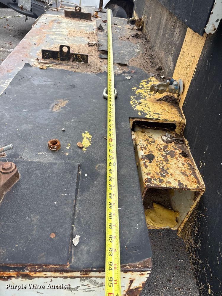 image for item EG8799 2009 International 4400 utility / service truck