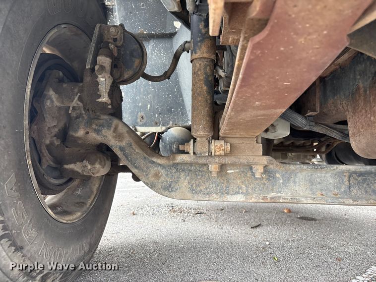 image for item EG8799 2009 International 4400 utility / service truck