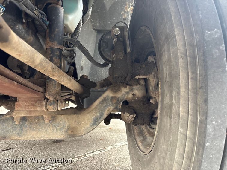 image for item EG8799 2009 International 4400 utility / service truck