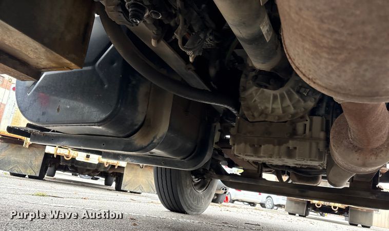 image for item EG8799 2009 International 4400 utility / service truck