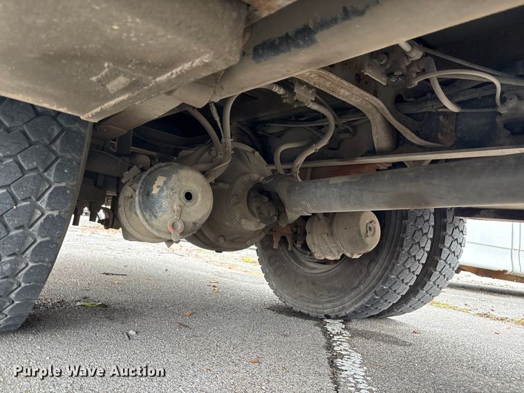 image for item EG8799 2009 International 4400 utility / service truck