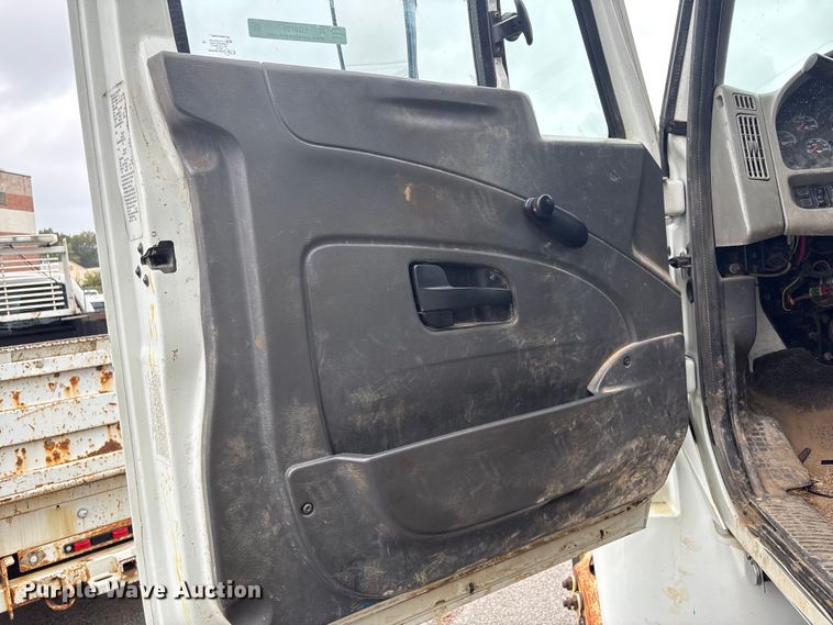 image for item EG8799 2009 International 4400 utility / service truck