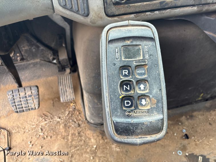 image for item EG8799 2009 International 4400 utility / service truck