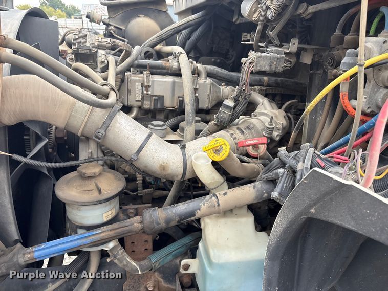 image for item EG8799 2009 International 4400 utility / service truck