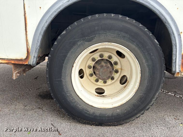 image for item EG8799 2009 International 4400 utility / service truck