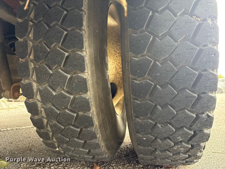 image for item EG8799 2009 International 4400 utility / service truck