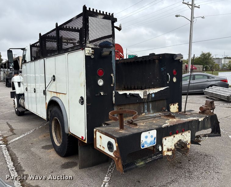 image for item EG8800 2011 International 7400 utility / service truck