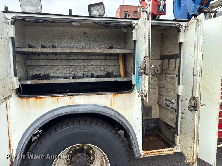 image for item EG8800 2011 International 7400 utility / service truck