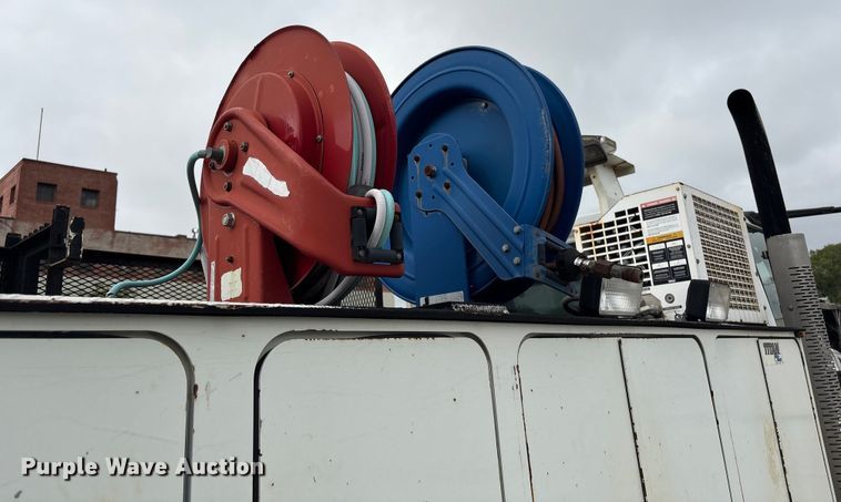 image for item EG8800 2011 International 7400 utility / service truck