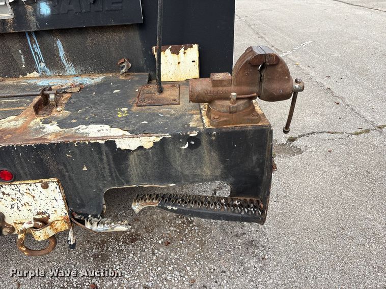 image for item EG8800 2011 International 7400 utility / service truck