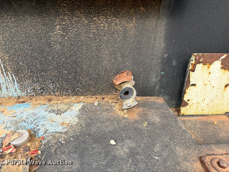 image for item EG8800 2011 International 7400 utility / service truck