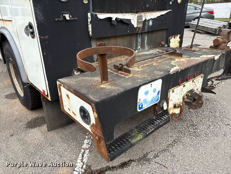 image for item EG8800 2011 International 7400 utility / service truck