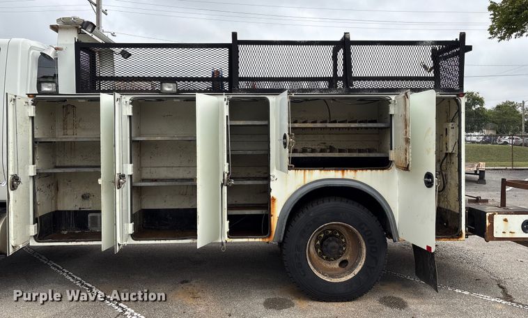 image for item EG8800 2011 International 7400 utility / service truck