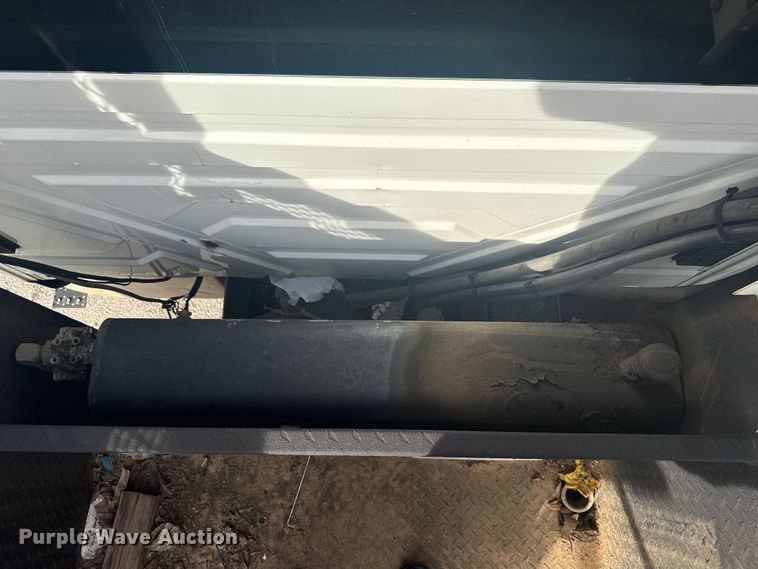 image for item EG8800 2011 International 7400 utility / service truck