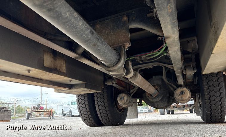 image for item EG8800 2011 International 7400 utility / service truck