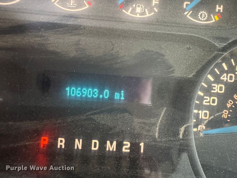 image for item EG8800 2011 International 7400 utility / service truck