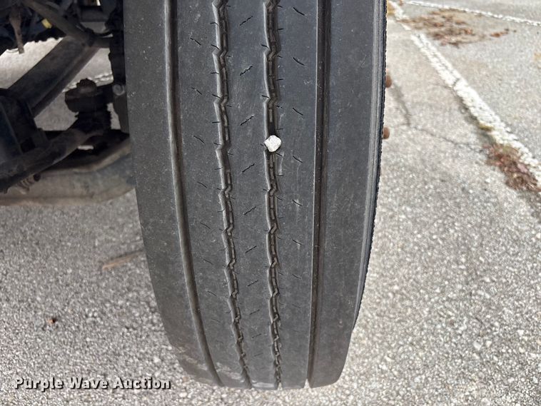 image for item EG8800 2011 International 7400 utility / service truck