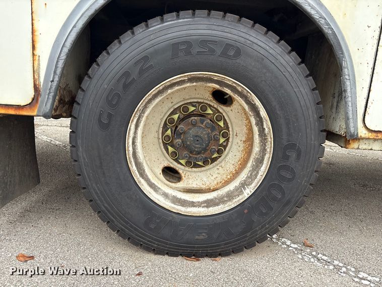 image for item EG8800 2011 International 7400 utility / service truck