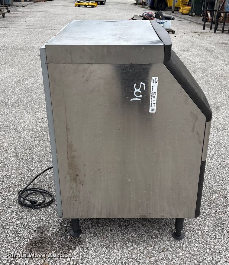 image for item EG8810 Manitowoc QD0272A ice maker