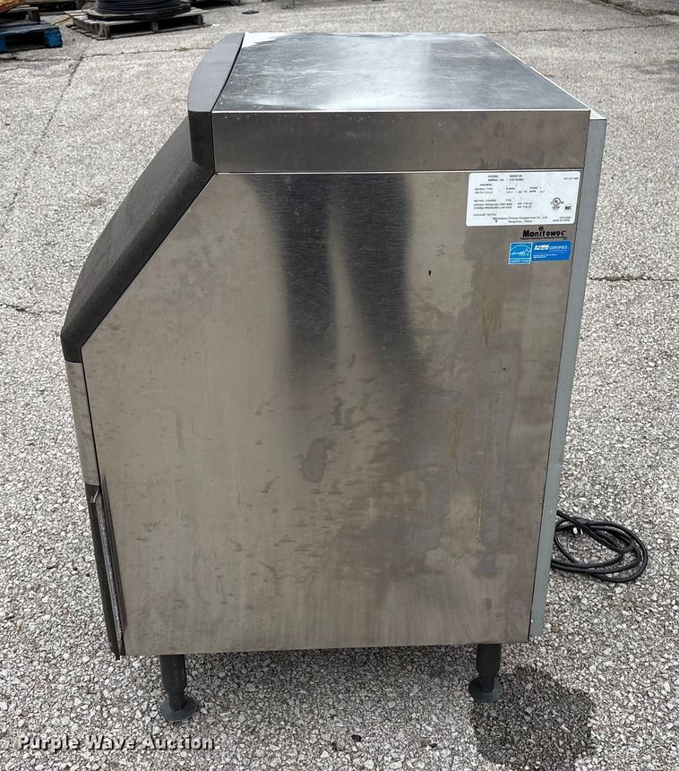 image for item EG8810 Manitowoc QD0272A ice maker