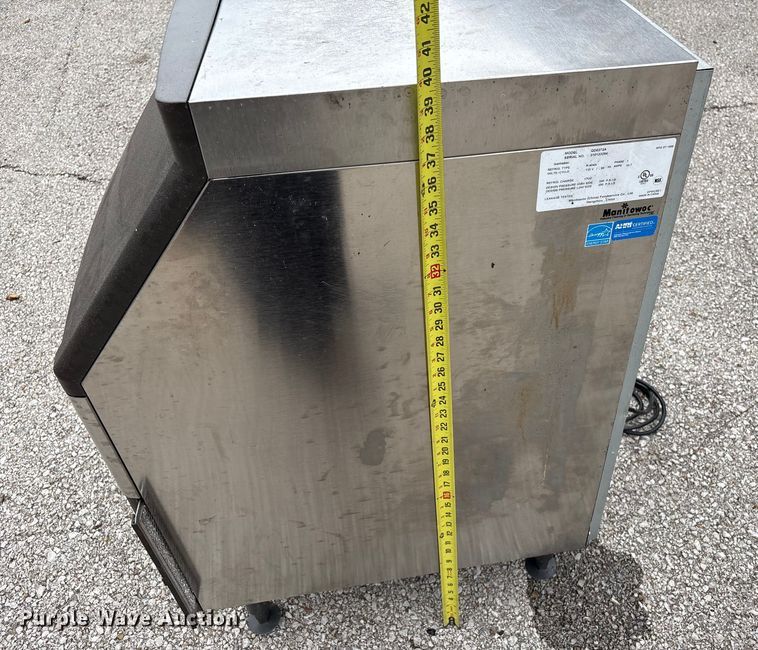 image for item EG8810 Manitowoc QD0272A ice maker