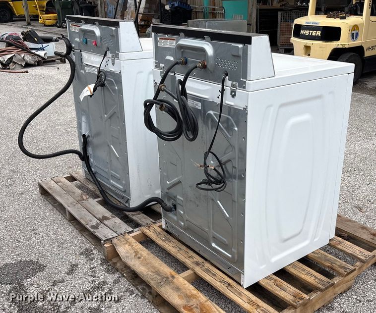 image for item EG8811 (2) Maytag Commercial MVWP575GW0 washers