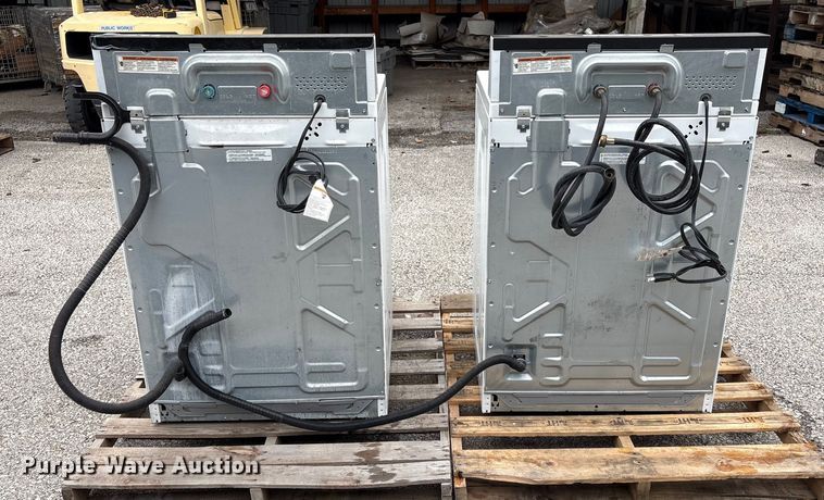 image for item EG8811 (2) Maytag Commercial MVWP575GW0 washers