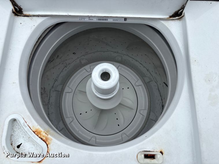 image for item EG8811 (2) Maytag Commercial MVWP575GW0 washers