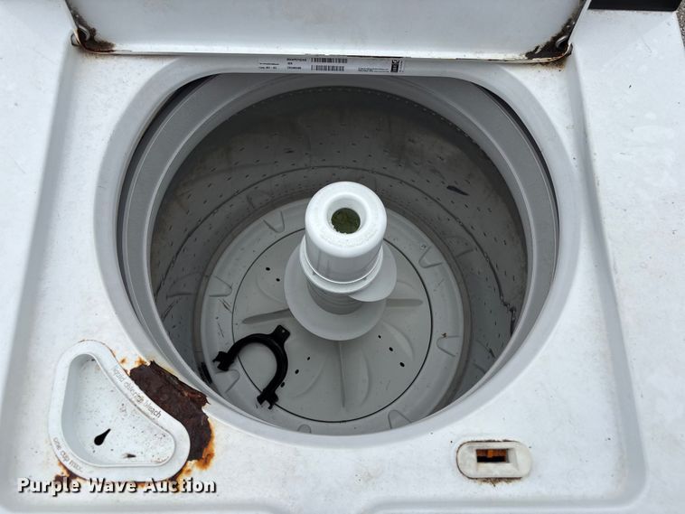 image for item EG8811 (2) Maytag Commercial MVWP575GW0 washers